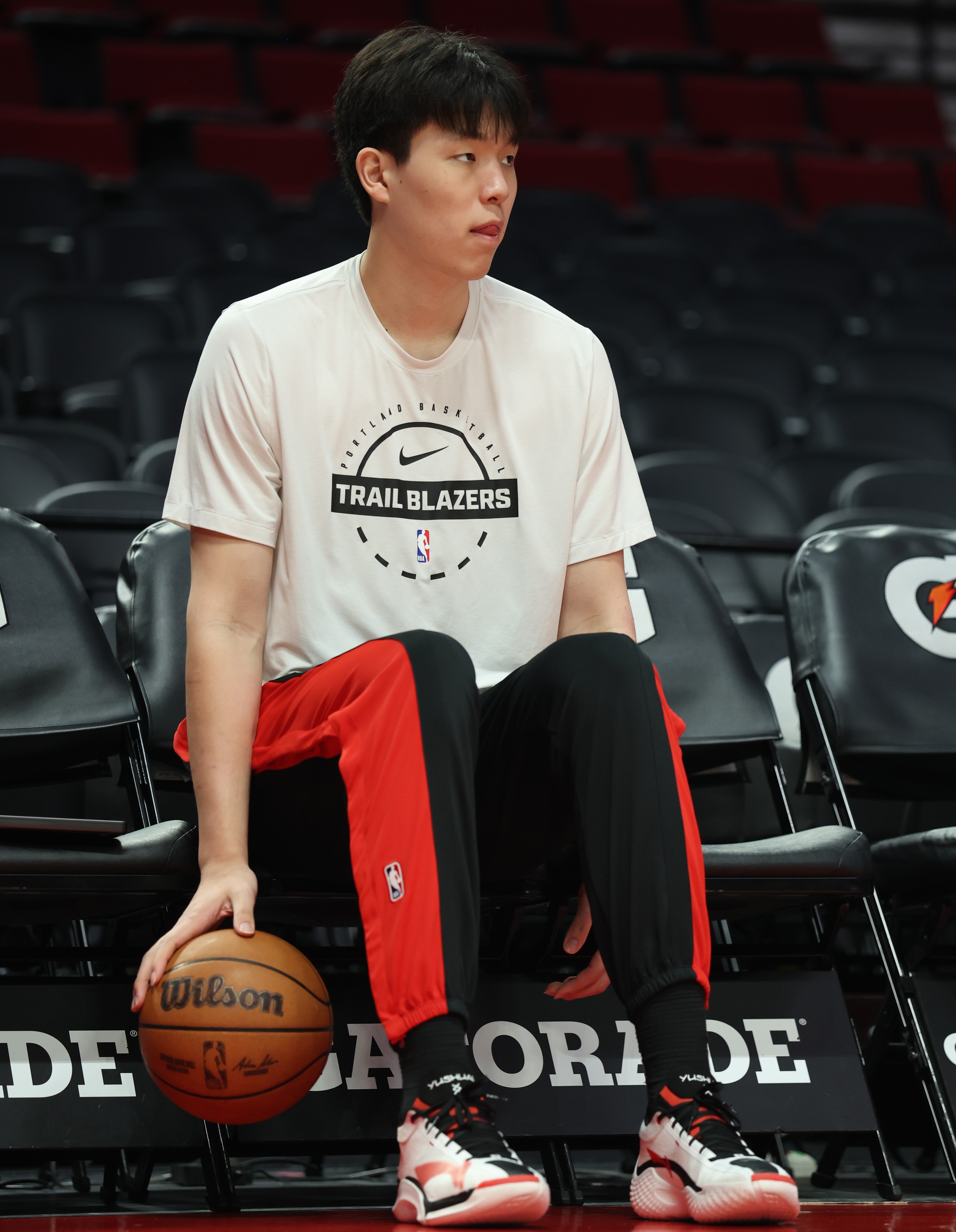 天天盈球-前CBA球员：对于杨瀚森来说很多事他也决定不了 只需做好准备